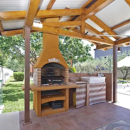 Mit Privatpool Fuer 6 Personen Ca 70 Qm In Pula, Istrien Istrische Riviera Semesterbostad *