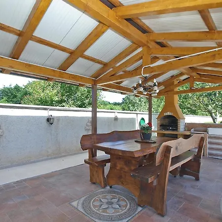 Feriehus Mit Privatpool Fuer 6 Personen Ca 70 Qm In Pula, Istrien Istrische Riviera *